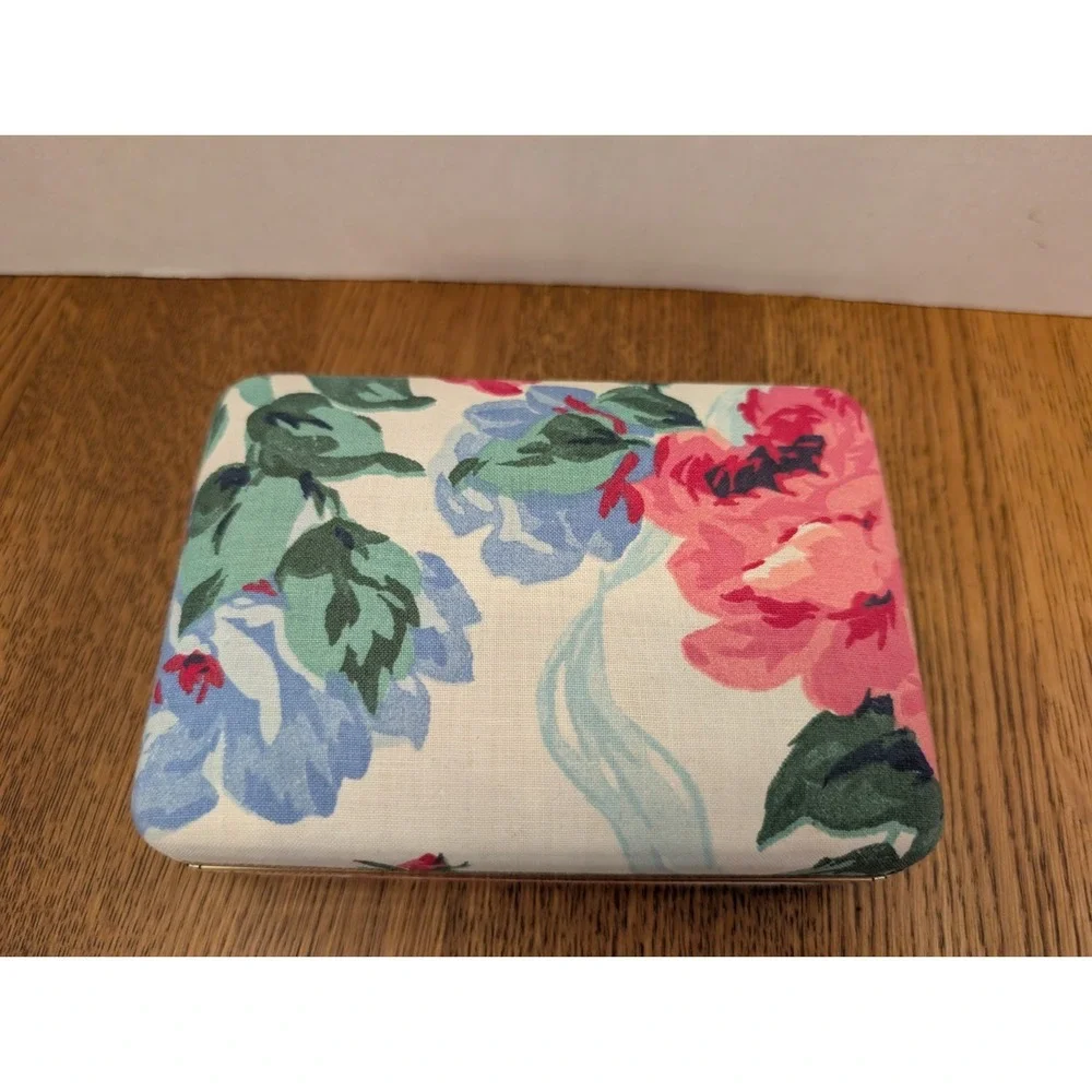 The Unbranded Brand pretty floral